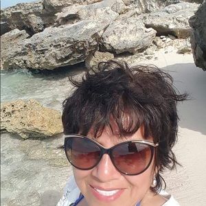 Meet your Posher, Sena